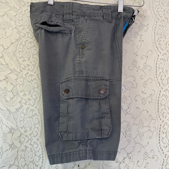 Shawn White Boys Gray Shorts - Picture 3 of 14